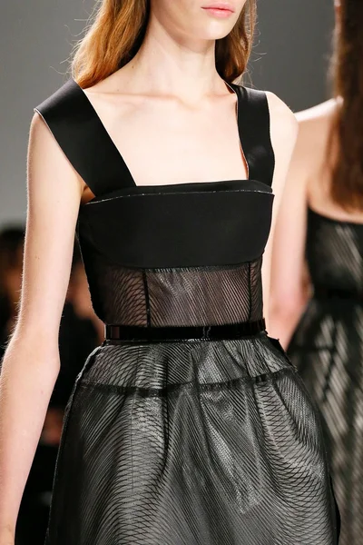 Look 14